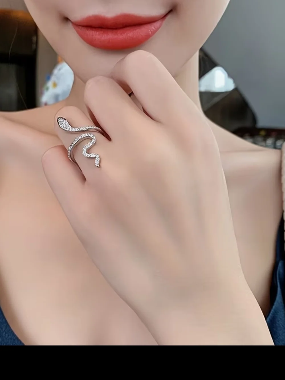 Rinestone Snake Ring